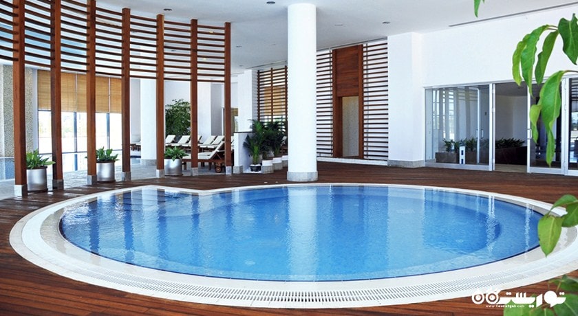 استخر کوچک سرپوشیده هتل